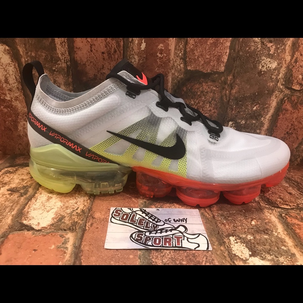 NEW Nike Air Vapormax 2019 Volt Running Flyknit - Picture 4 of 8